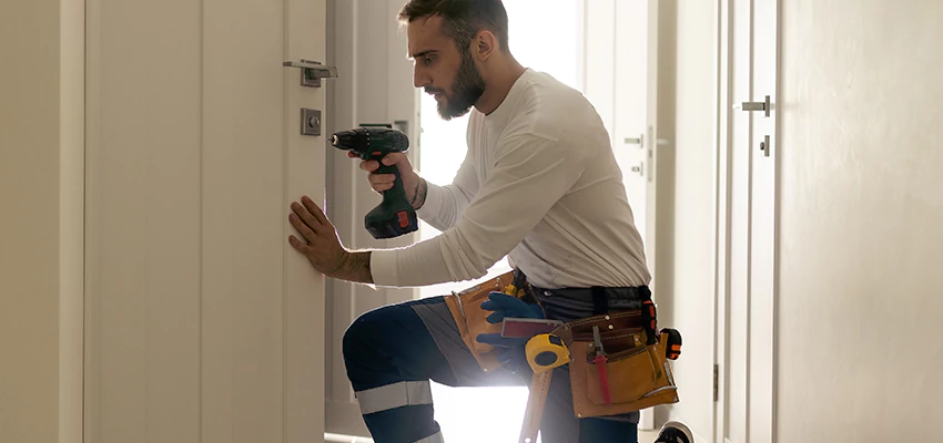 Mailbox Lock Installation Expert in Tamiami, Florida