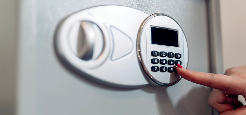 Jewelry Safe Cracking in Tamiami, Florida
