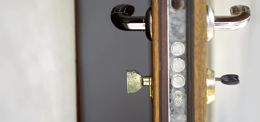 Holiday Emergency Locksmith in Tamiami, Florida