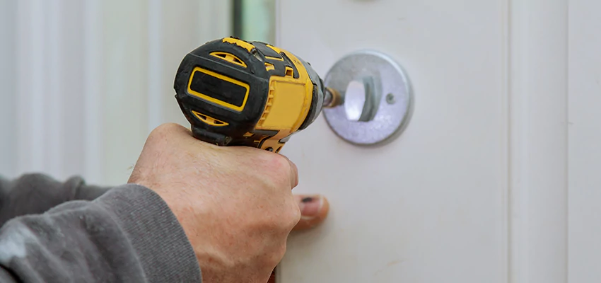 Street Locksmith For Smart Lock Repair in Tamiami