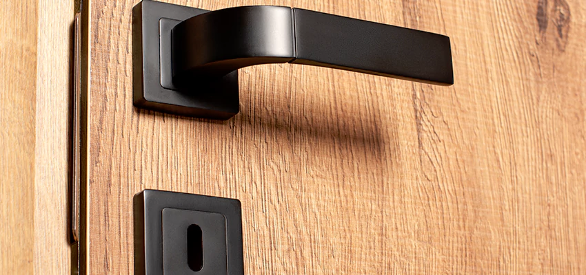 Weekend Lockout Assistance Troubleshooting in Tamiami, Florida