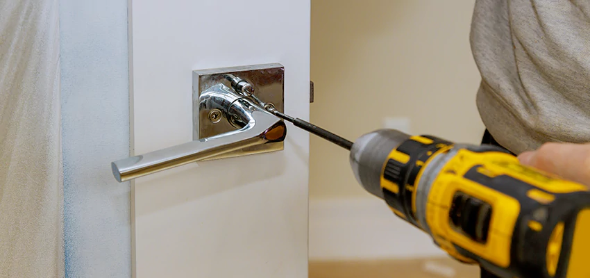 After-hours Locksmith  For Lock Troubleshooting in Tamiami, Florida