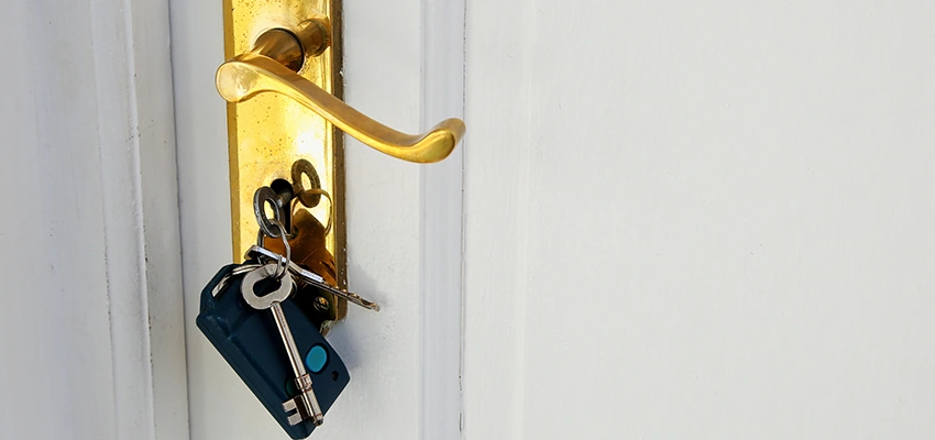 Broken Door Key Extraction in Tamiami, FL