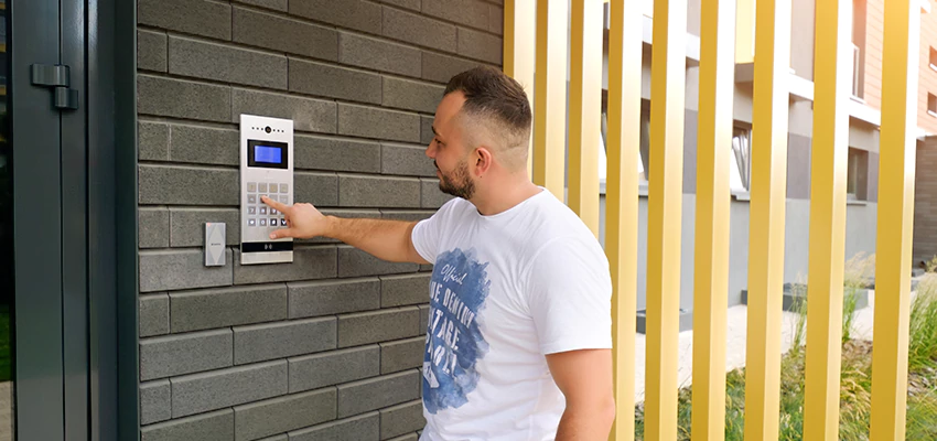 Locksmith Company For Smart Lock System Installation in Tamiami, Florida